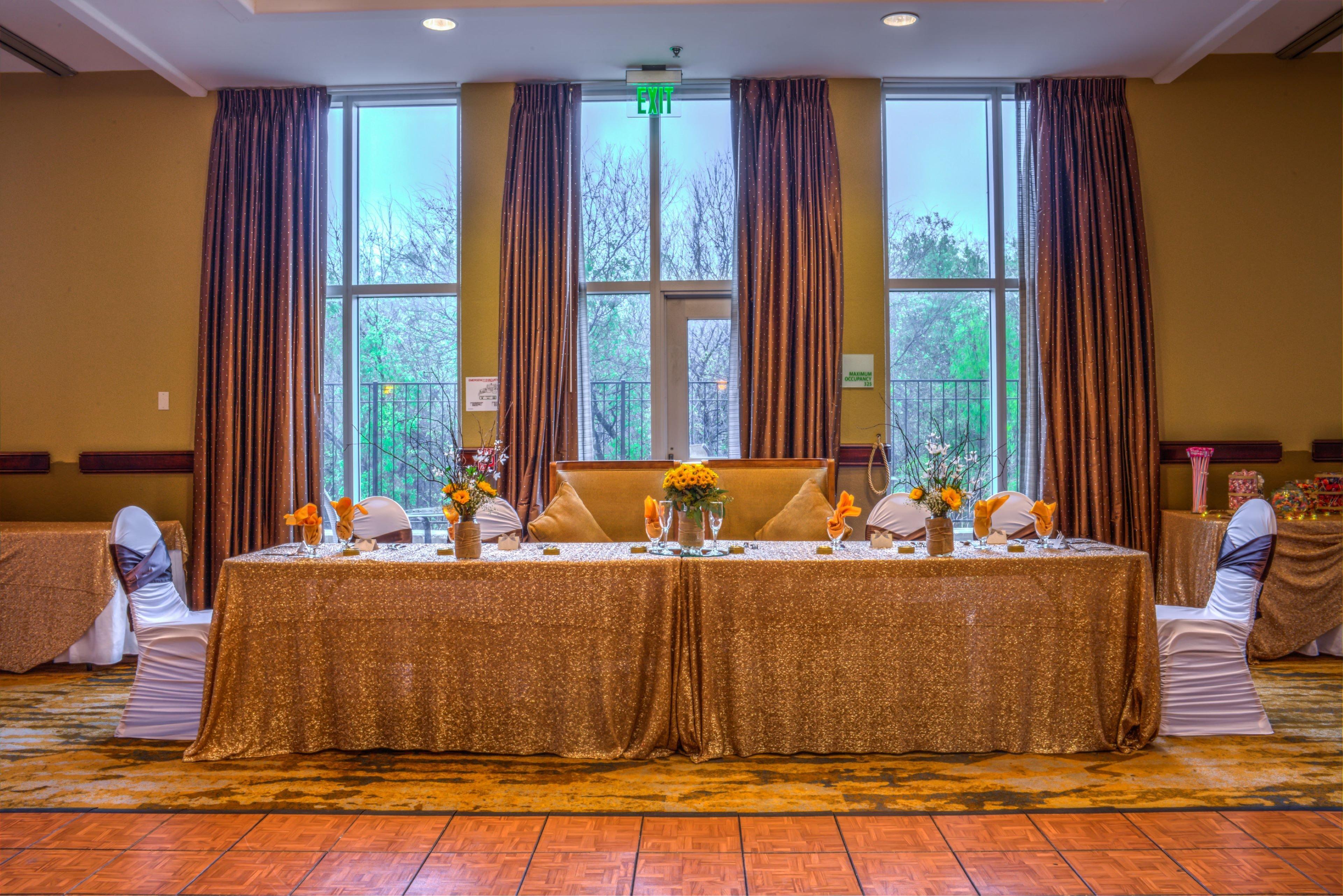 Holiday Inn San Antonio Northwest- Seaworld Area By Ihg Exterior photo
